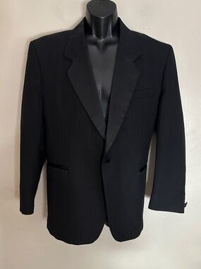 Raffinati Tux Smoking Jacket 44S Gently worn 1 button Ventless Wool blend